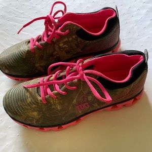 Real Tree Girl Woman’s sneakers